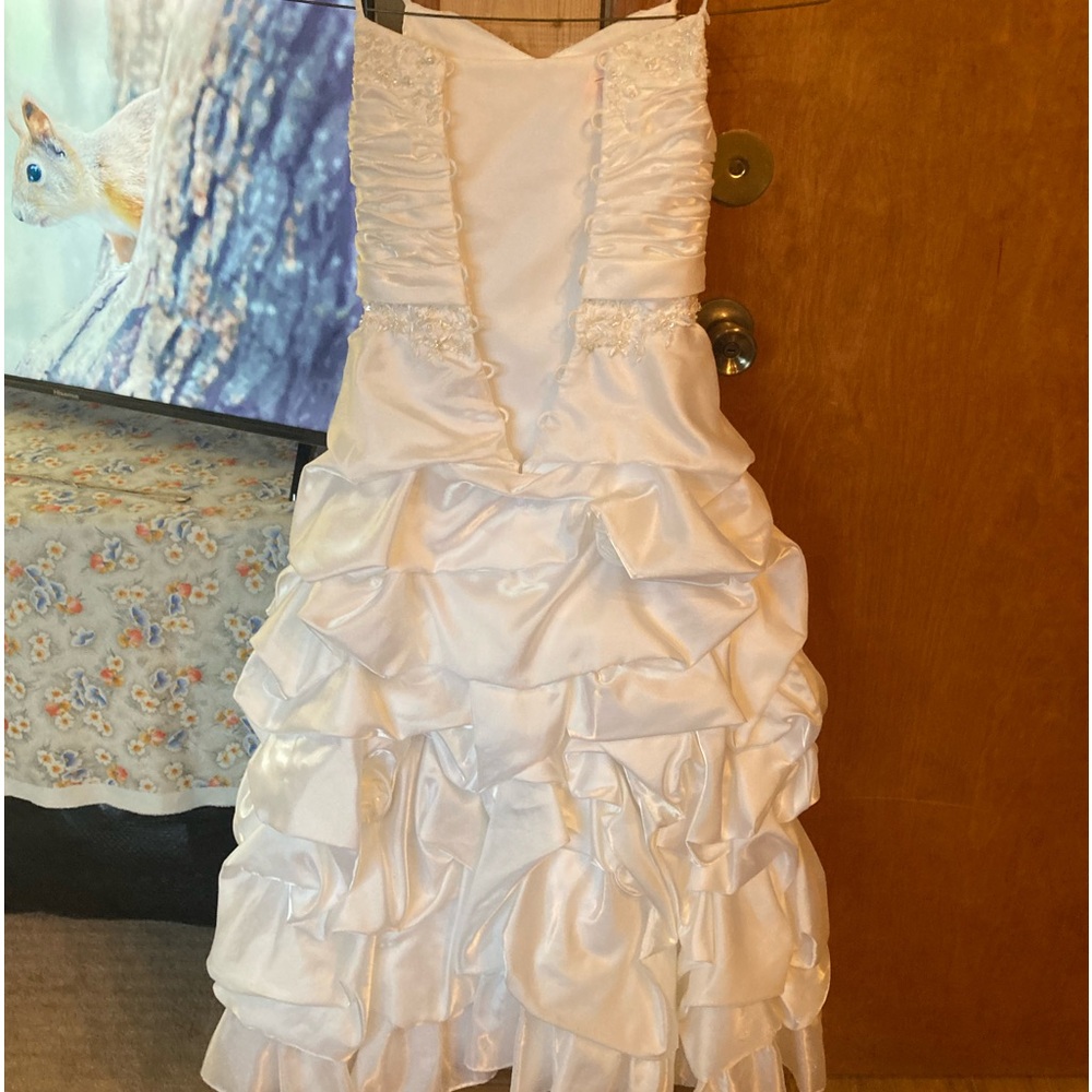 White wedding dress size 4